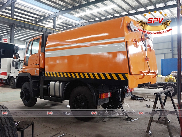 Benz Road Sweeper pic 04